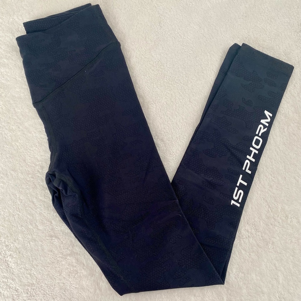 New never worn 1st Phorm camo leggings